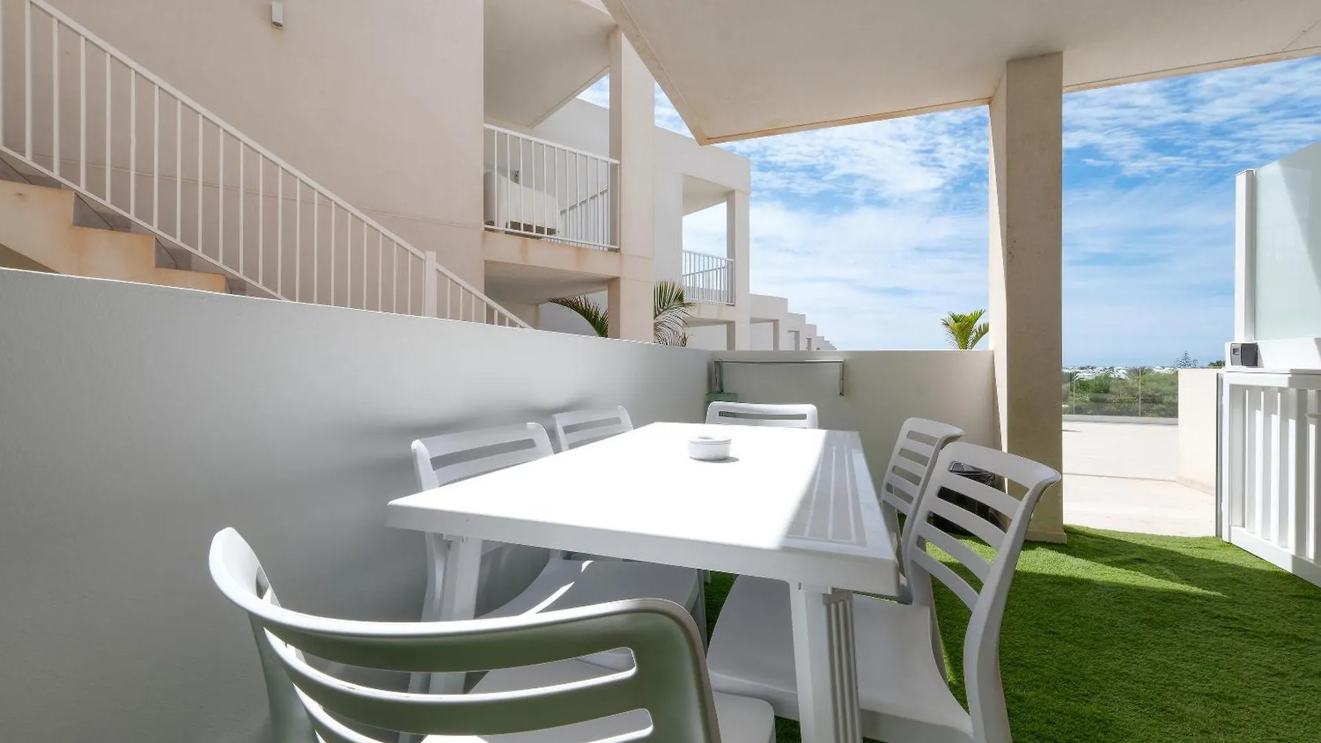 Monarca House, Senator Apartment Costa Teguise