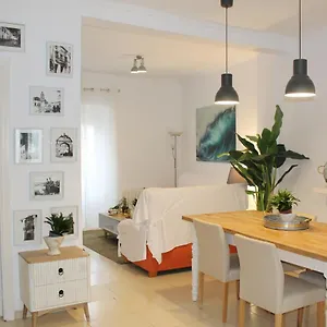 https://lolas-apartment.es-andalucia.com